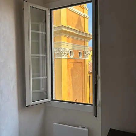 Chic Ferrie Riviera * Menton