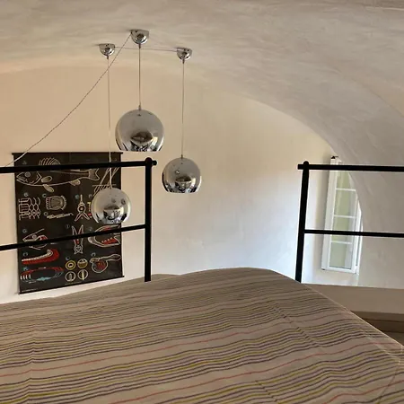 Chic Ferrie Riviera * Μεντόν