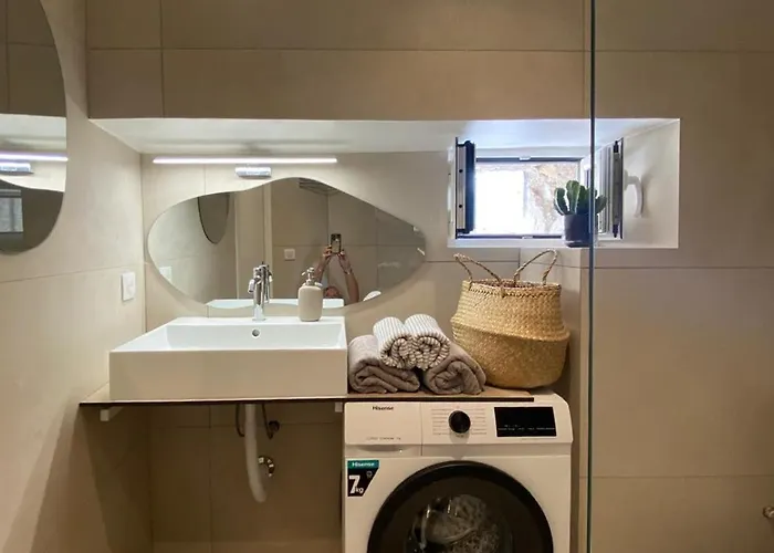 Chic Ferrie Riviera * مينتون